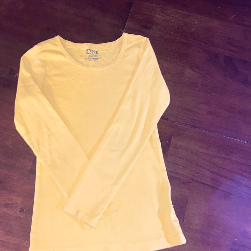 Girl’s long sleeve t-shirt size 10/12